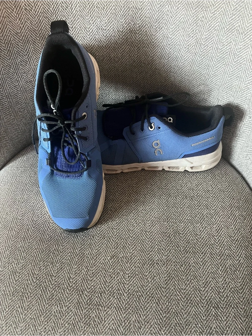 On Running Men’s Blue and Black Athletic Running Shoes